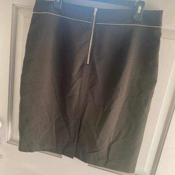 Classic Calvin Klein Black Pencil Skirt with Beaded Top Detailing - Picture 4 of 6